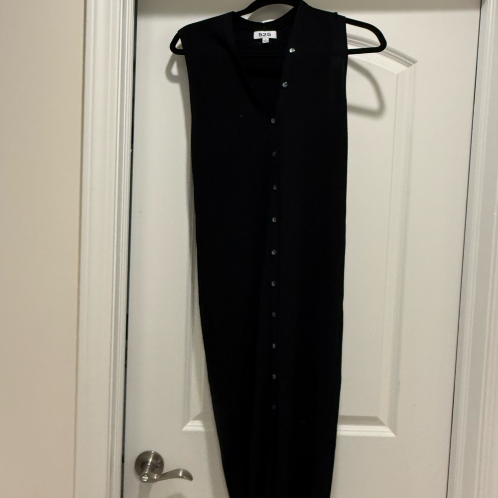 Black Sleeveless Dress